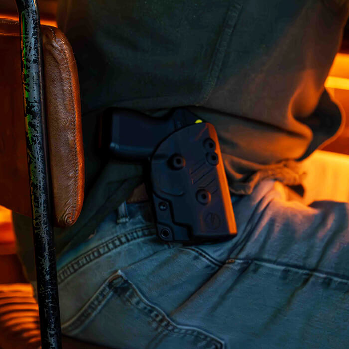 TASER Pulse 2 lifestyle, image 2